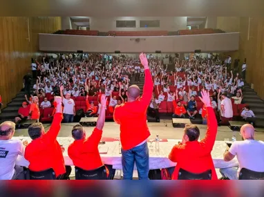 Imagem ilustrativa da imagem Sindipetro-NF aprova fim da greve em assembleia após avanços no ACT pela Petrobras