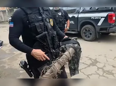 Segundo informações da TV Tribuna/Band, a vítima foi identificada como Fred Barbosa de Sousa, de 19 anos