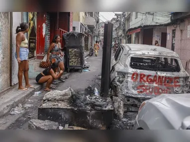 Imagem ilustrativa da imagem 'Sou a lei, sou o juiz, mandado é o c', teria dito policial durante operação no Rio