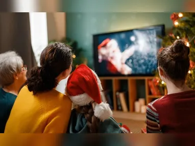 Selton Mello vive Carlos Santiago, um domador de cobras