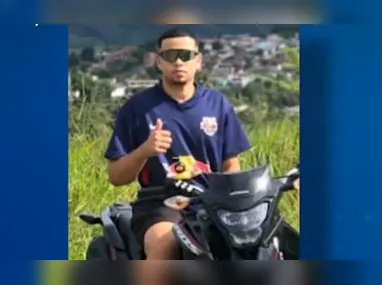 Eduardo, que está nos Estados Unidos desde fevereiro, deve R$ 13.941,40 por ausências não justificadas em sessões