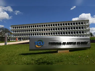 O governador Renato Casagrande sinalizou  outros concursos em 2026 enquanto apresentou dados de sua gestão e os planos para o próximo ano