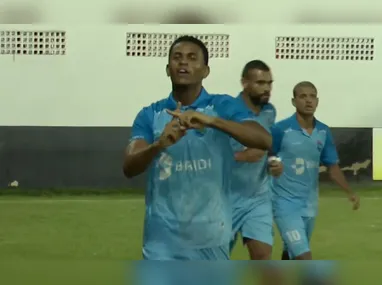 Serna acerta renovação com o Fluminense até o fim de 2028