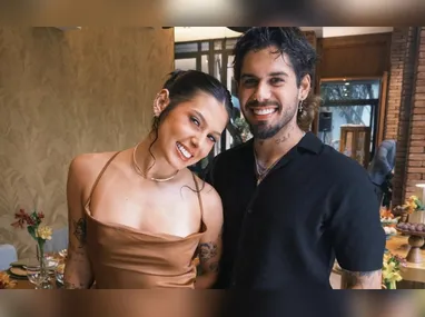 Álex passou pela Rádio Tupi, CNT, Band e SBT, onde permaneceu por oito anos