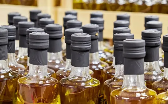 Imagem ilustrativa da imagem Anvisa proíbe venda de azeite e suspende doce de leite e sal grosso