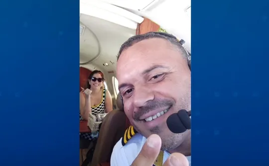 Imagem ilustrativa da imagem Foto de Marília Mendonça ao lado de copiloto de avião antes da queda viraliza