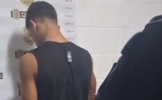 Imagem ilustrativa da imagem Jovem procurado pela Justiça é preso em coletivo de Vitória