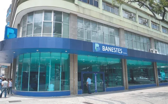 Imagem ilustrativa da imagem Servidores aposentados do Espírito Santo podem ter benefício suspenso