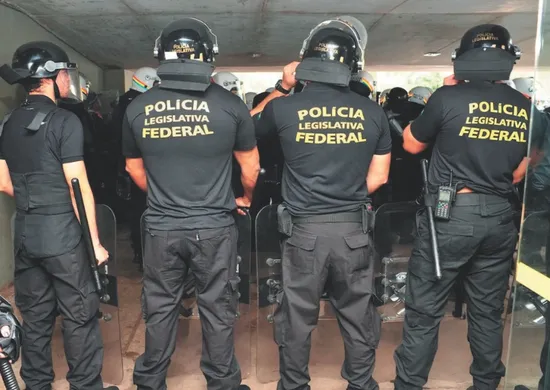 Imagem ilustrativa da imagem 2 mil vagas em concursos com salário de até R$ 21 mil