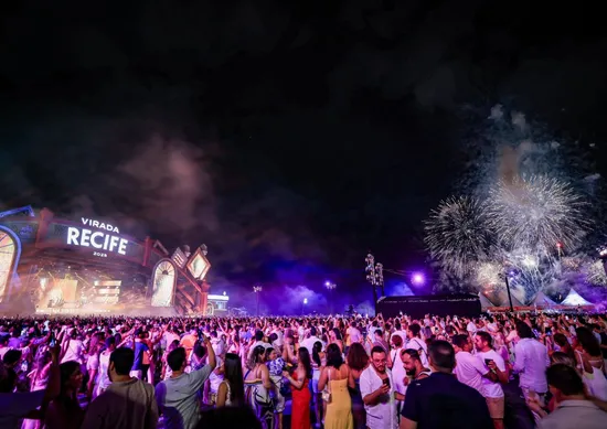 Imagem ilustrativa da imagem À beira do mar, Recife espera 2026 com música, fogos e esperança: veja os detalhes