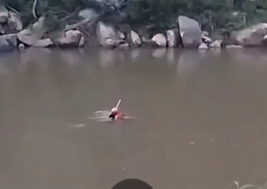 Imagem ilustrativa da imagem Adolescente de 15 anos morre afogado em cachoeira no ES