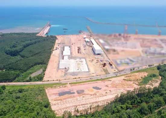Imagem ilustrativa da imagem Alemães vão investir 1 bilhão em porto no Estado e criar empregos