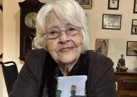 Imagem ilustrativa da imagem Após queda e fraturas, escritora Adélia Prado tem melhora de saúde