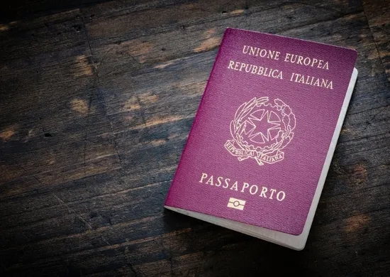 Imagem ilustrativa da imagem Brasileiros beneficiados por suposto esquema podem perder cidadania italiana