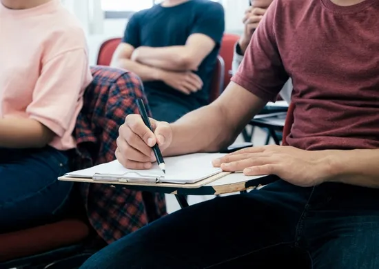 Imagem ilustrativa da imagem Caixa inicia pagamento de nova parcela do programa Pé-de-Meia na segunda-feira