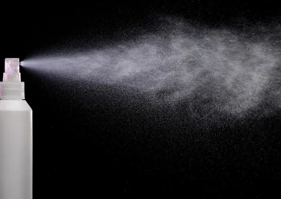 Imagem ilustrativa da imagem Cláudio Castro autoriza venda de spray de pimenta para mulheres em farmácias do Rio