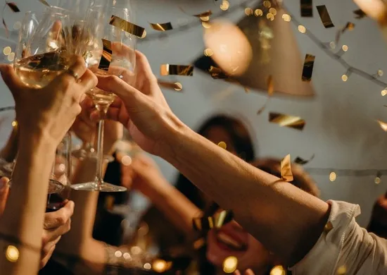 Imagem ilustrativa da imagem Comportamento inadequado na festa da empresa pode levar à justa causa