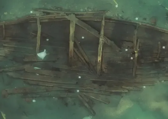 Imagem ilustrativa da imagem Coreia do Sul recupera navio naufragado há 600 anos com carga intacta