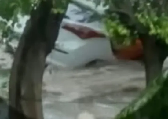 Imagem ilustrativa da imagem Corpo é encontrado durante buscas por idosa desaparecida em enxurrada em SP