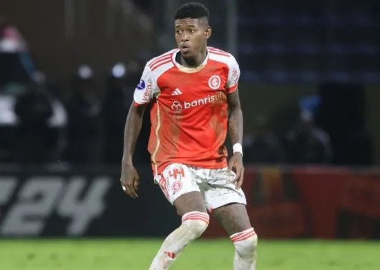 Imagem ilustrativa da imagem Cruzeiro tem acordo com Vitão, do Inter, cobiçado por Palmeiras e Flamengo