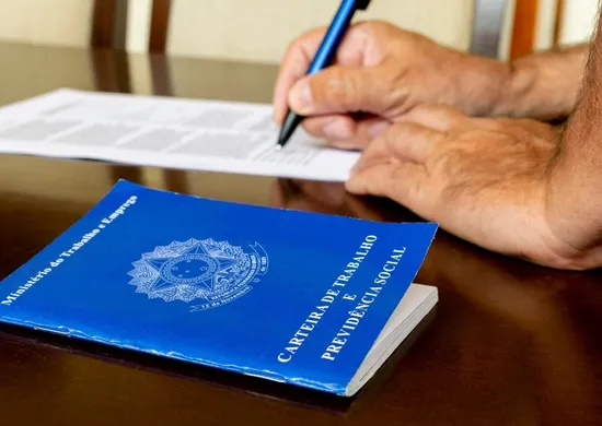 Imagem ilustrativa da imagem Desemprego fica em 5,6% até setembro, menor taxa da série histórica