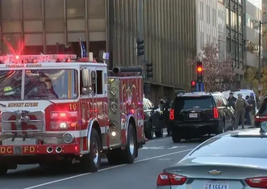 Imagem ilustrativa da imagem Dois membros da Guarda Nacional são baleados perto da Casa Branca, nos EUA