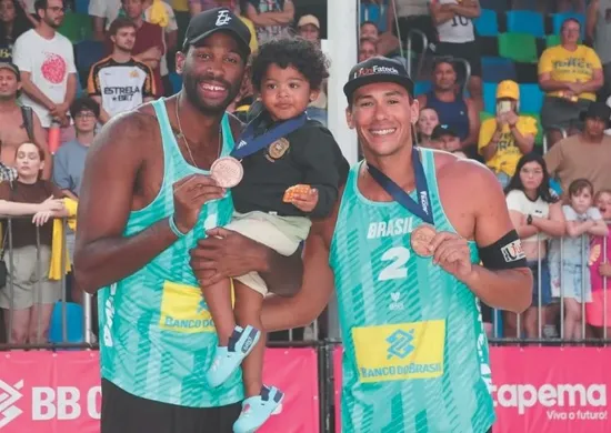 Imagem ilustrativa da imagem Duplas do ES conquistam o bronze no mundial de vôlei de areia