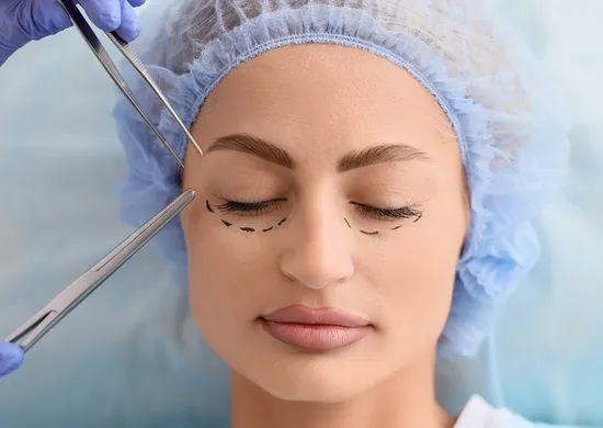 Imagem ilustrativa da imagem Especialista afirma: “Autoestima não é tratada com plástica”