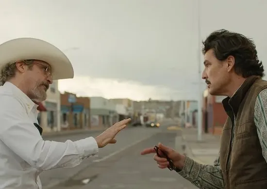 Imagem ilustrativa da imagem Faroeste moderno com Joaquin Phoenix e Pedro Pascal