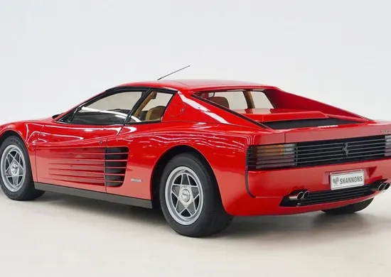 Imagem ilustrativa da imagem Ferrari Testarossa vai a leilão por R$ 1,3 milhão