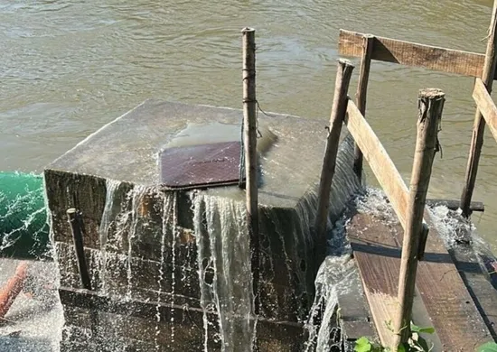 Imagem ilustrativa da imagem Fiscalização flagra possível despejo irregular de esgoto no Rio Itapemirim