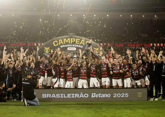 Imagem ilustrativa da imagem Flamengo soma 1,6 mi de novos seguidores nas redes sociais e supera Inter Miami