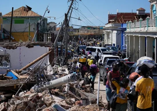 Imagem ilustrativa da imagem Furacão Melissa segue para Bermudas após rastro de destruição no Caribe