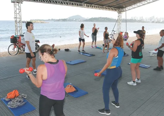 Imagem ilustrativa da imagem Ginástica e lutas a partir das 7 horas nas praias