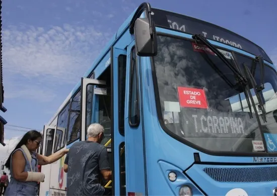 Imagem ilustrativa da imagem Greve do Transcol: motoristas vão avaliar contraproposta nesta segunda-feira