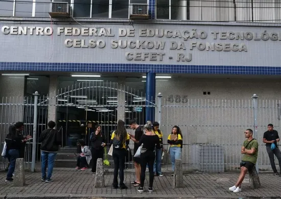 Imagem ilustrativa da imagem Homem armado invade Cefet do Rio e mata duas mulheres