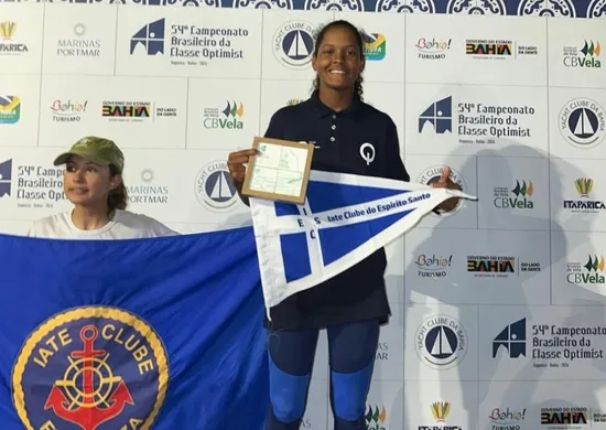 Imagem ilustrativa da imagem Jovem velejadora do Espírito Santo é campeã brasileira juvenil