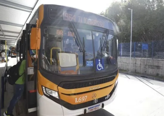 Imagem ilustrativa da imagem Justiça suspende reajuste da passagem de ônibus no Grande Recife