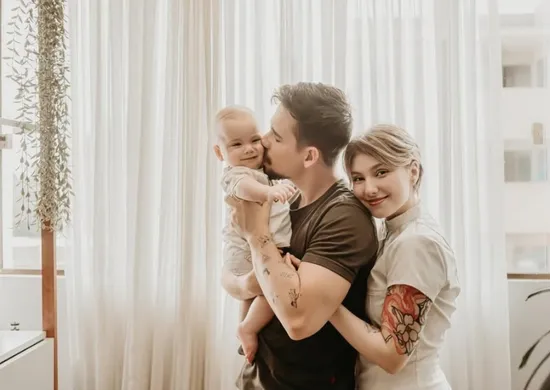 Imagem ilustrativa da imagem Lucas Borba, viúvo de Isabel Veloso, publica carta ao filho: 'Não será fácil'