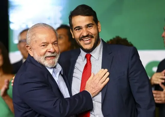Imagem ilustrativa da imagem Lula defende indicação de Messias ao STF e diz não entender polêmica com Senado