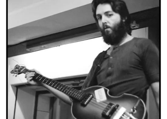 Imagem ilustrativa da imagem Marca do baixo de Paul McCartney entra em falência, e ex-beatle lamenta