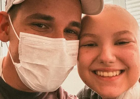 Imagem ilustrativa da imagem Marido de Isabel Veloso posta foto com influenciadora no hospital: "Vai passar"