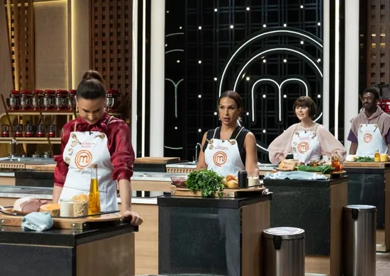 Imagem ilustrativa da imagem “MasterChef Celebridades" entra na reta final. Veja quem segue na disputa