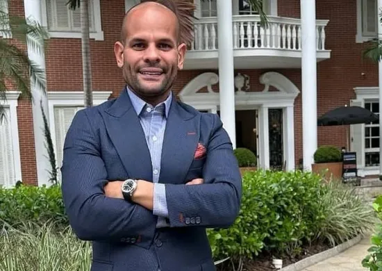 Imagem ilustrativa da imagem Médico alvo da PF contra falsificação de Mounjaro tem mais de 700 mil seguidores