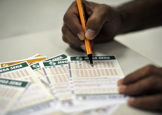 Imagem ilustrativa da imagem Mega-Sena sorteia nesta quinta-feira prêmio acumulado em R$ 55 milhões