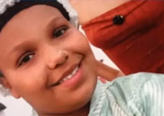 Imagem ilustrativa da imagem Menina de 11 anos morre soterrada enquanto brincava com o irmão no ES