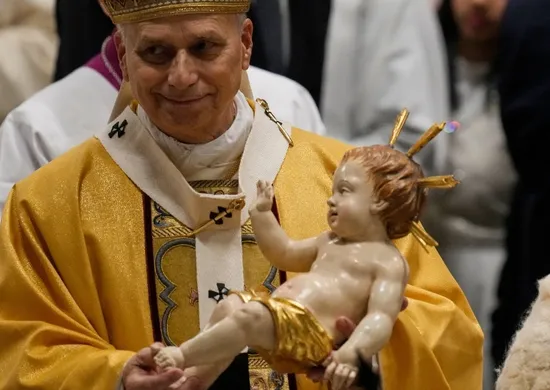 Imagem ilustrativa da imagem 'Negar ajuda aos pobres é rejeitar a Deus', diz papa Leão 14 em Missa do Galo