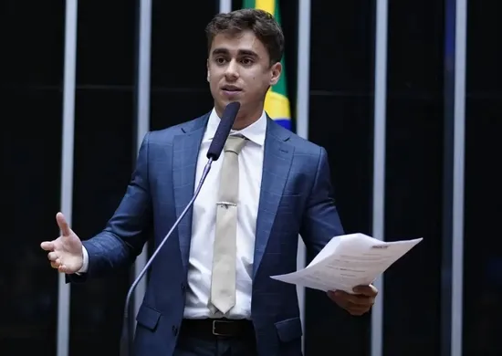 Imagem ilustrativa da imagem Nikolas Ferreira é condenado a pagar R$ 40 mil por comentário transfóbico