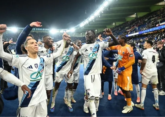 Imagem ilustrativa da imagem PSG perde do Paris FC e amarga vergonhosa eliminação na Copa da França