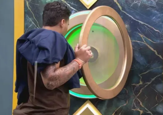 Imagem ilustrativa da imagem Pedro Henrique aperta o botão e desiste do BBB 26